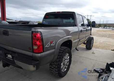 2006 Chevrolet Silverado 2500Hd Lt3 from USA, damaged, VIN 1GCHK23256F126771